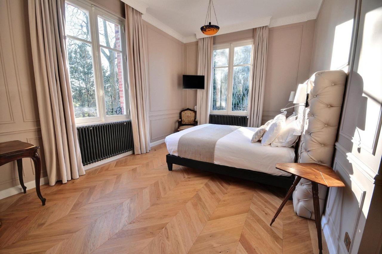 Chateau De La Bribourdiere Hotel
